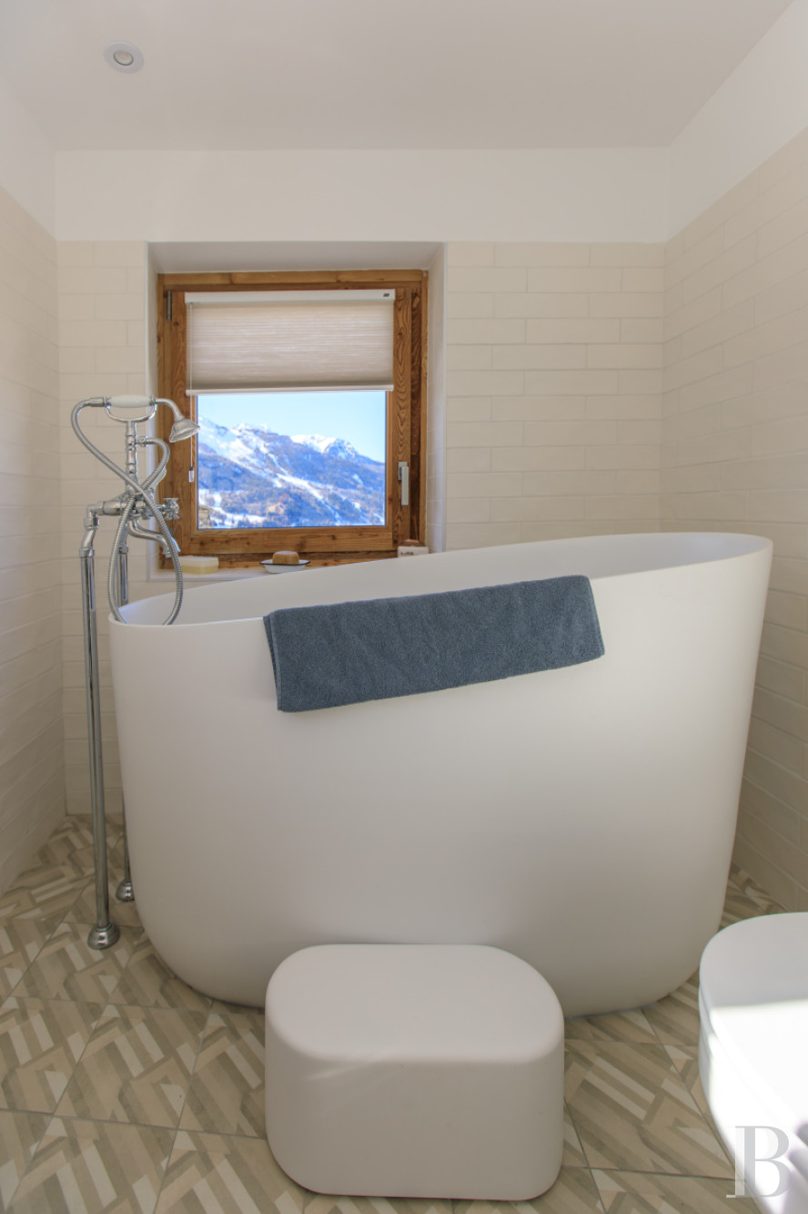 A large traditional, carefully renovated chalet in a hamlet in the Tarentaise valley in Savoie - photo  n°16